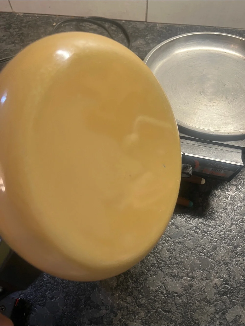Oster Harvest Gold Electric Fondue Set with Black Base. 4 forks included